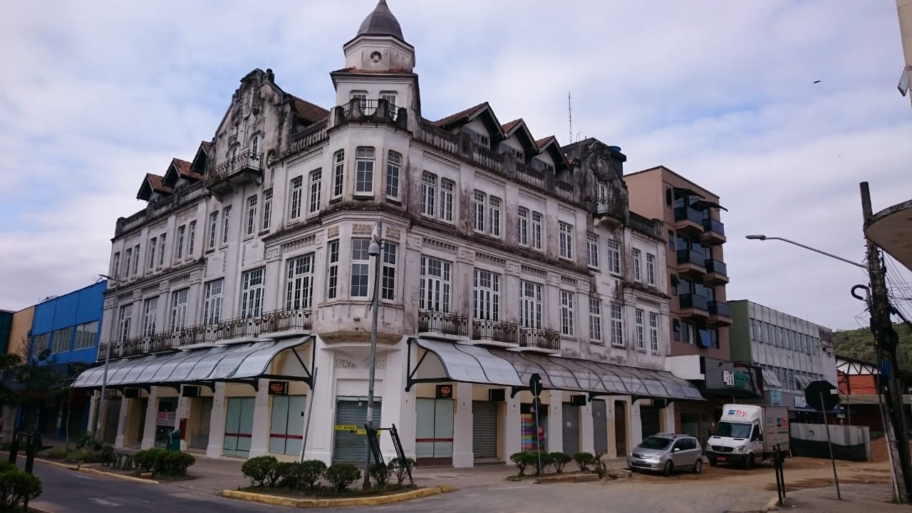 Imagem da fachada do Palacete Schlemm, em Joinville